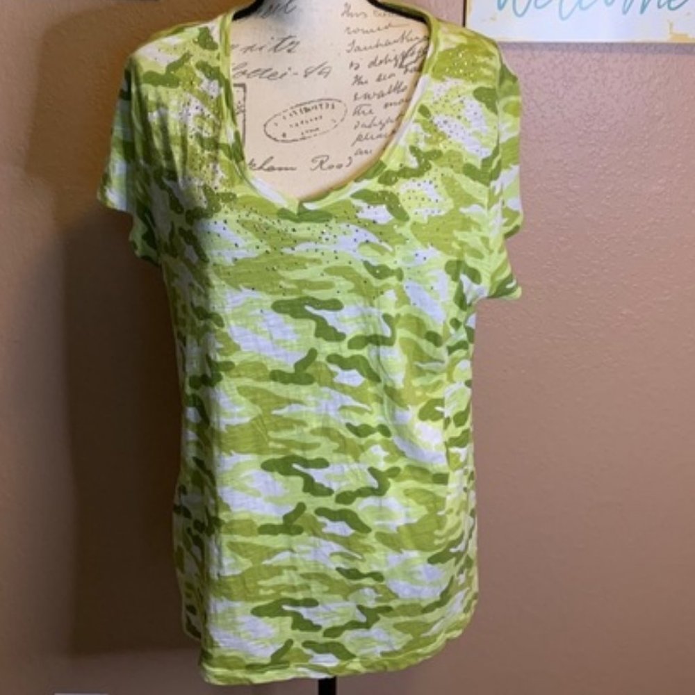 CATO Women's Green Camo Embellished V-Neck Short Sleeve Shirt Top XL